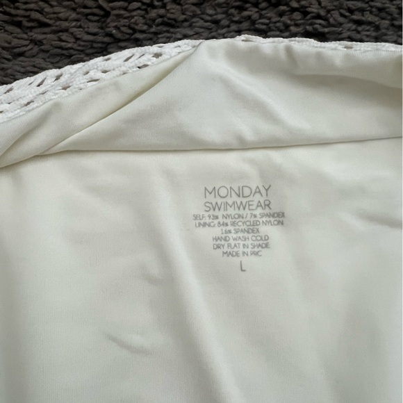 Antigua bottoms in Ivory Crochet - Picture 2 of 4